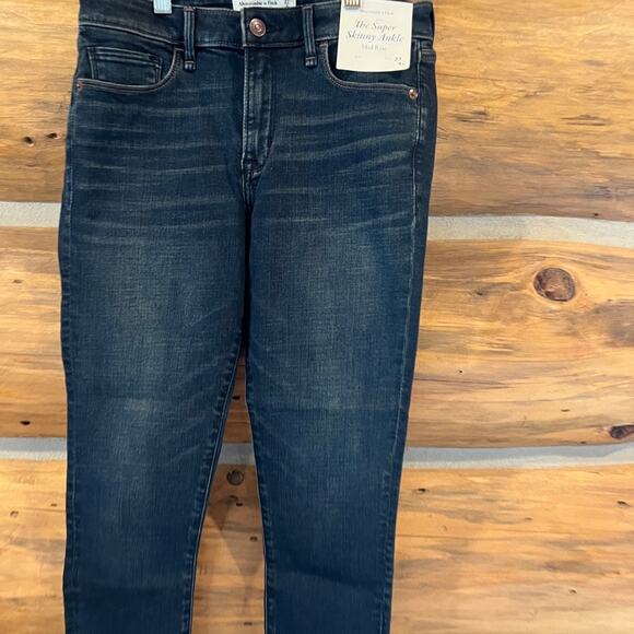 Abercrombie & Fitch Mid Rise Super Skinny Ankle Jean - Picture 5 of 7